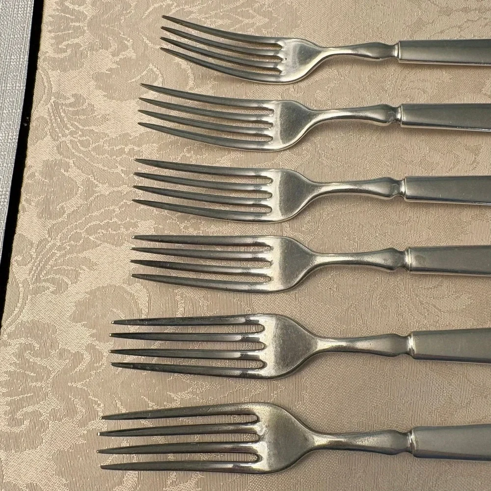 1847 Rogers Bros Plain Round Silverplate Fork Lot of 6 2 Monogrammed Replacement